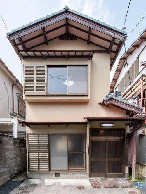 修学院站旁带车位小庭院一户建售价80万人民币