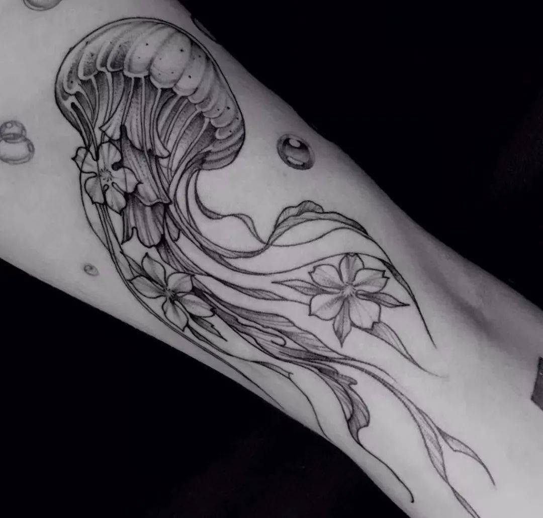 大洋里的水母纹身
