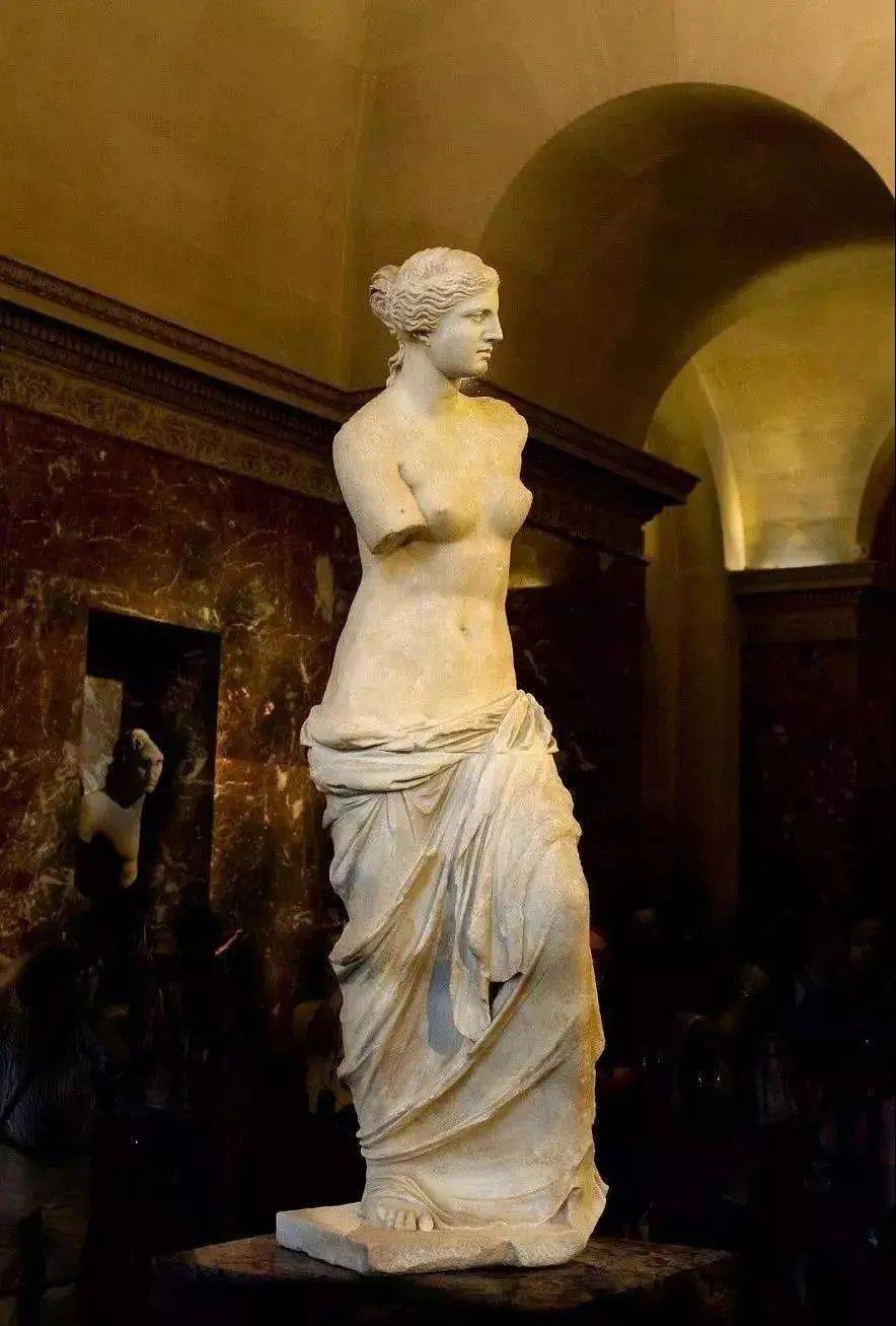 venusdemilo),是一尊希腊神话中,代表爱与美的女神维纳斯的大理石雕塑
