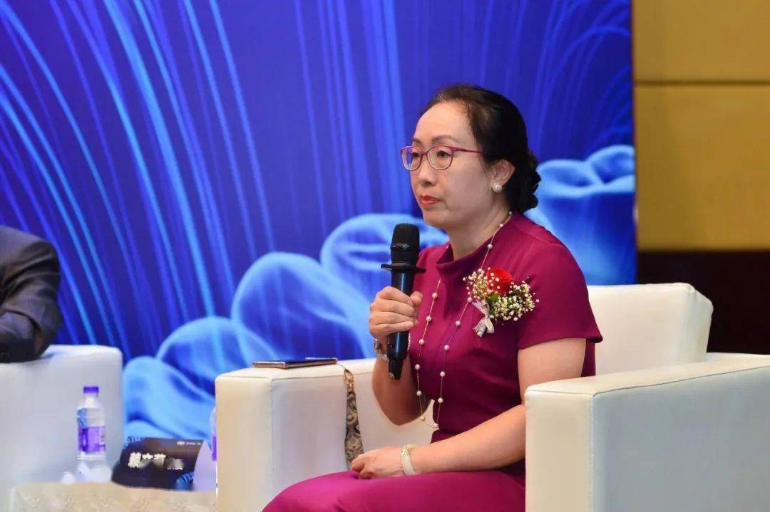 赖文莉教授许天民教授补充表示:许多口腔医师误认为隐形矫治降低了