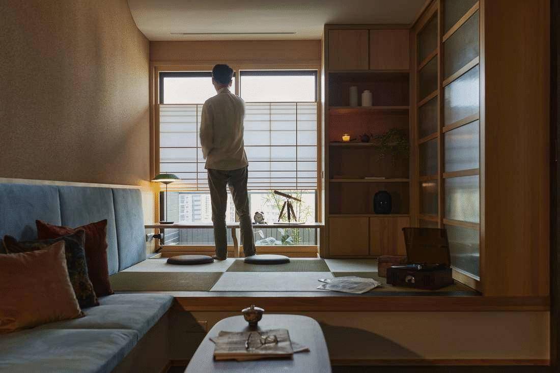 给阳台旁边打造一个榻榻米和室 障子做之间的隔断 日子太惬意了 空间