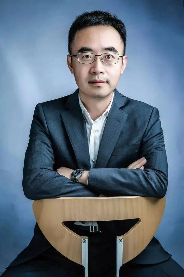 姜 毅刘 峰北京巅峰智业旅游文化创意股份有限公司创始人兼ceo,华侨城