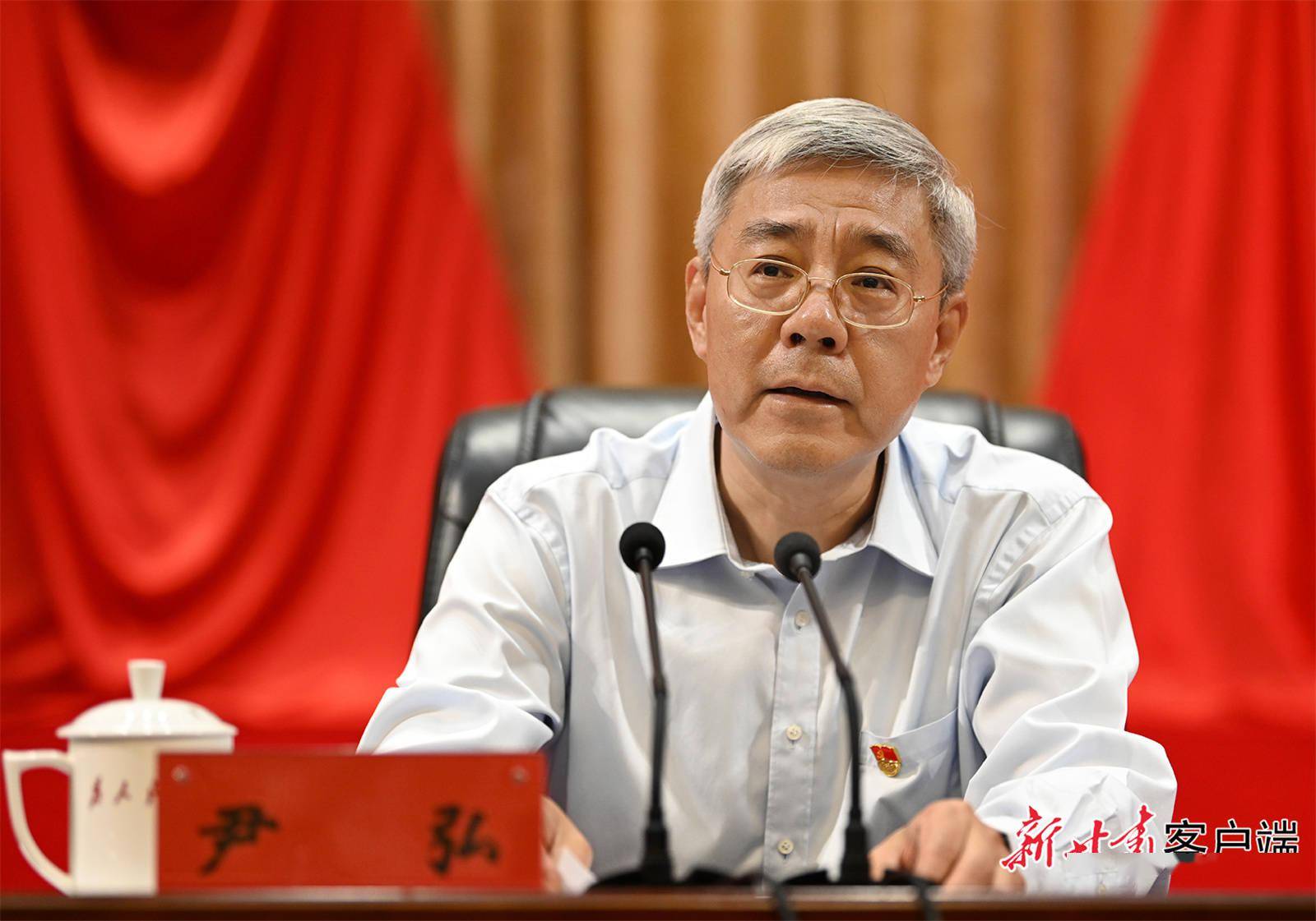 6月25日,省委书记,省人大常委会主任尹弘在省委党校(甘肃行政学院)