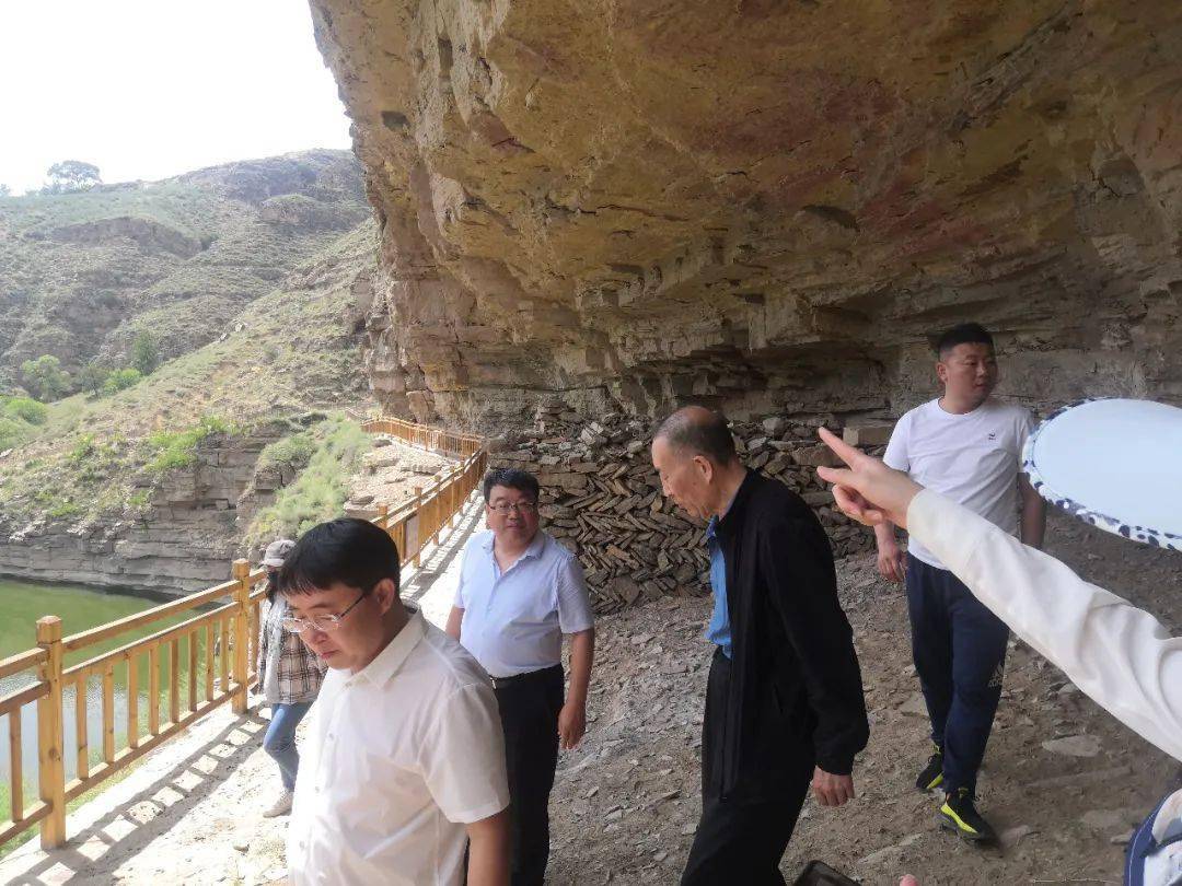 6月25日,清水河县委副书记,政府党组书记陈胡日查深入老牛湾景区调研