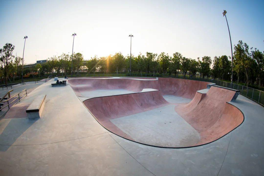 海滨滑板营暑假班开课