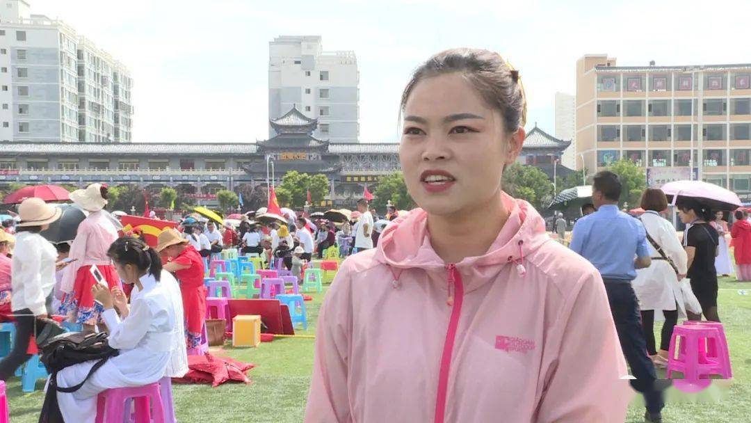 岷县二中学生 陈瑞丽:作为学生,我们肩负着建设祖国未来的重任,我们