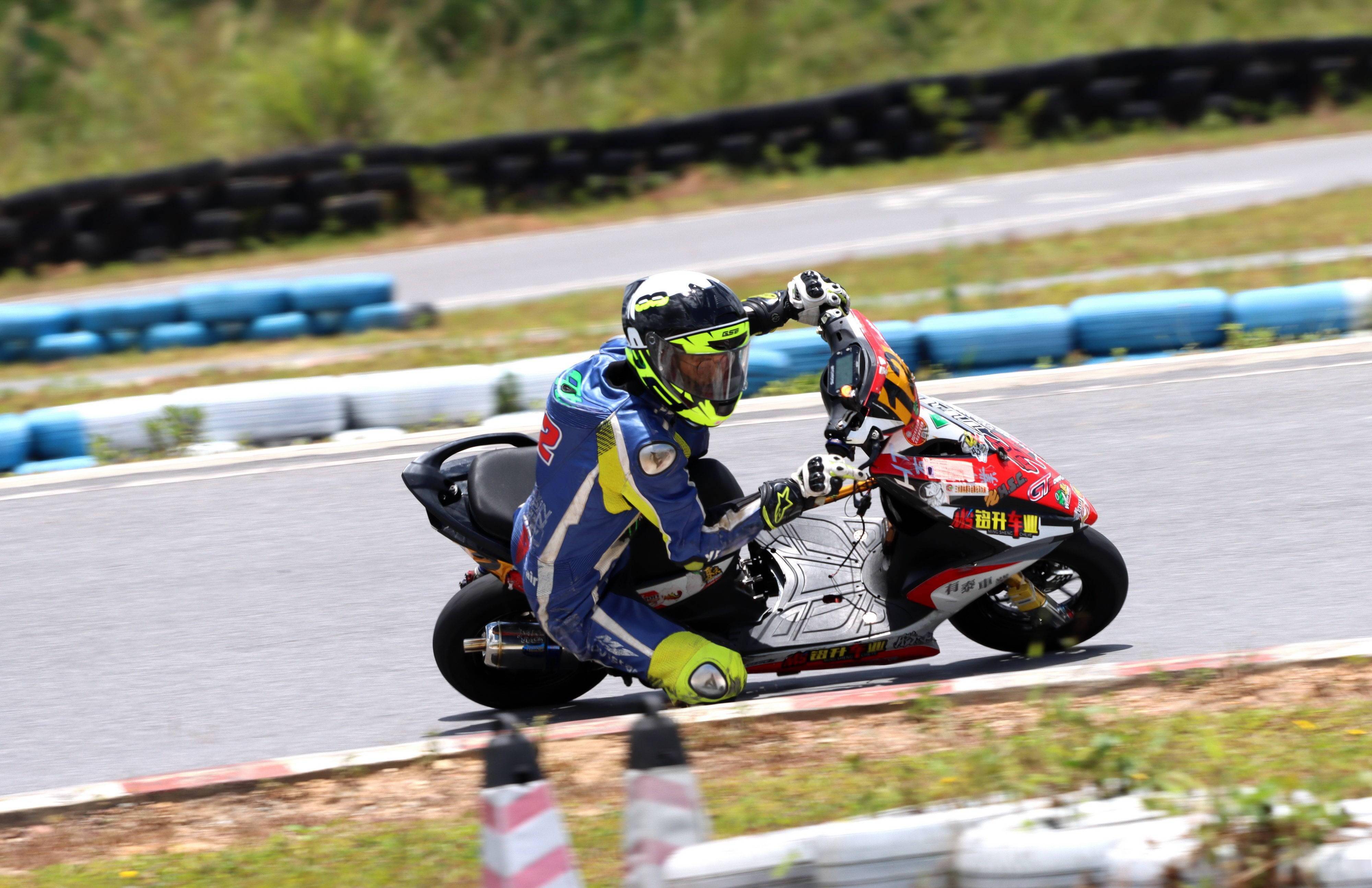 冠军特写:伟业达 gp 大湾区摩托车大赛,踏板新人组 卢华锋