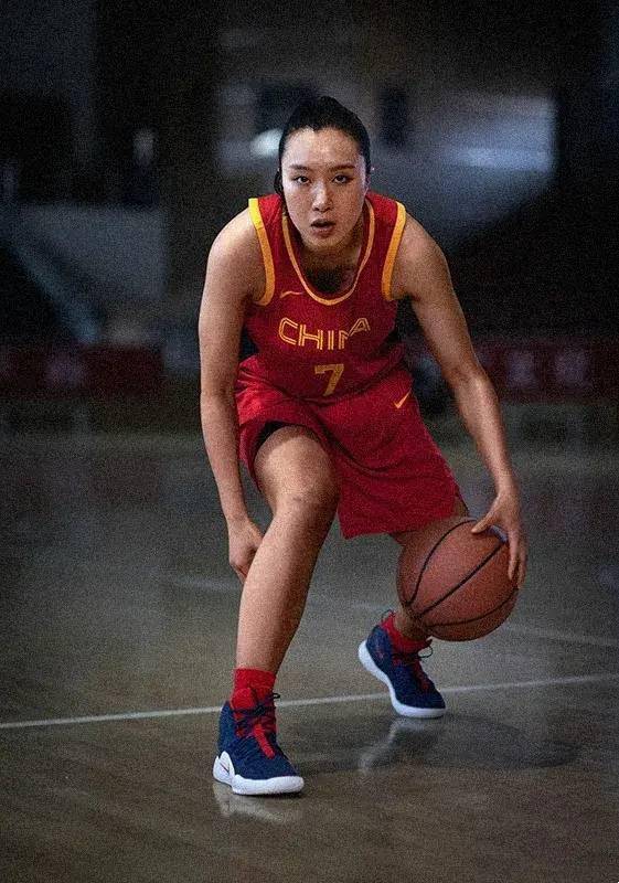 中国运动员排行榜_中国体坛现役5大优秀女运动员排行榜