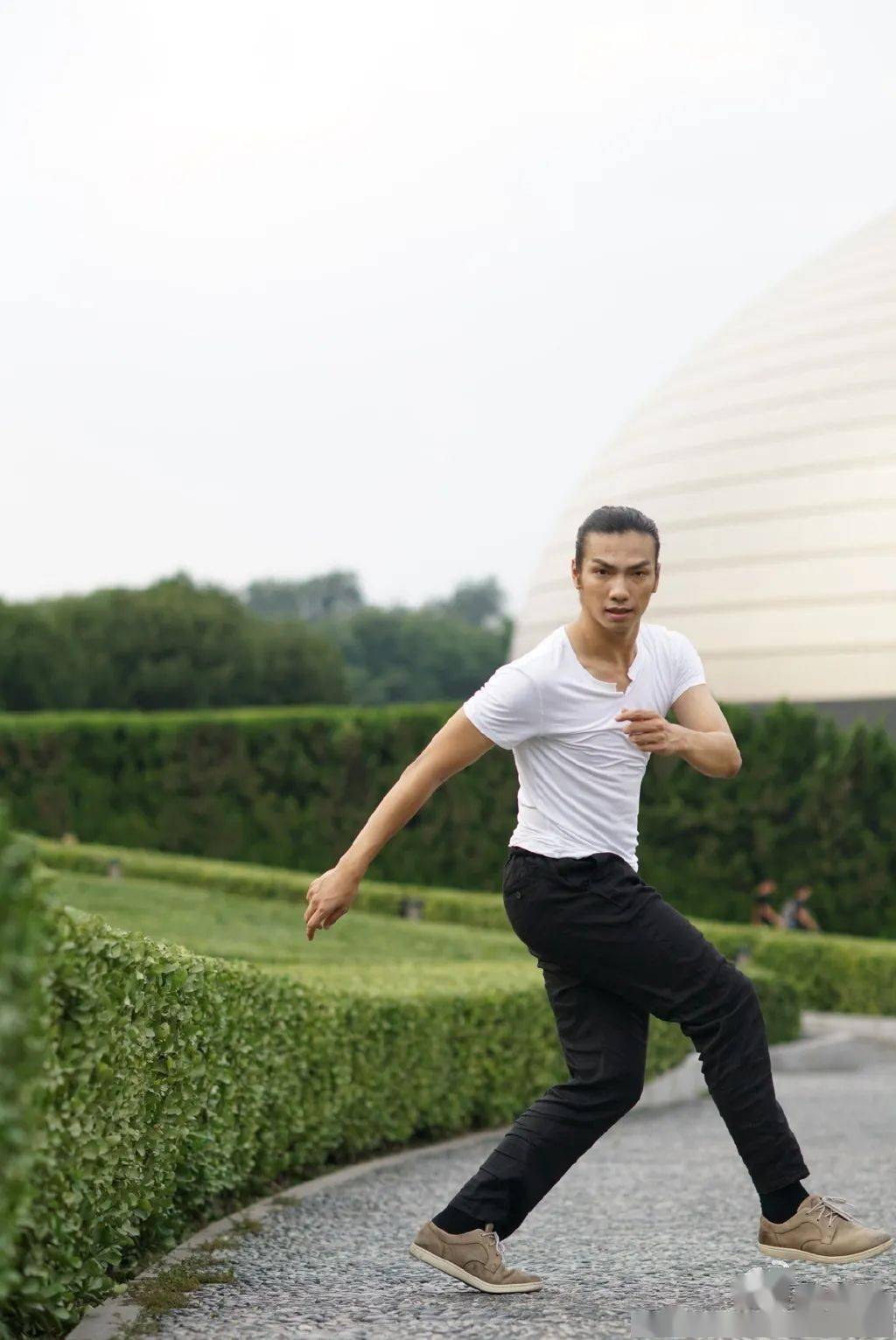 担任北京舞蹈学院青年舞团舞蹈演员孙科毕业于北京舞蹈学院古典舞系