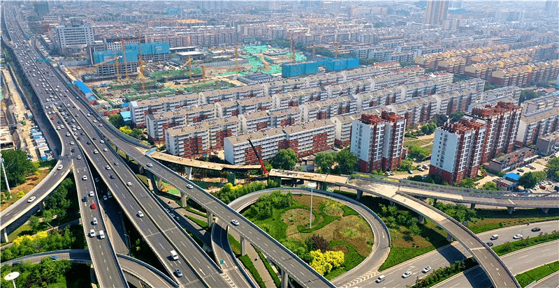 临沂市区陶然路向北进入蒙山高架匝道正式通车