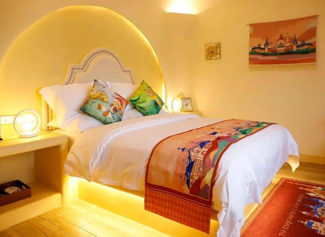 【云游特色小镇】寻甸·凤龙湾小镇:城堡,森林,洞穴….