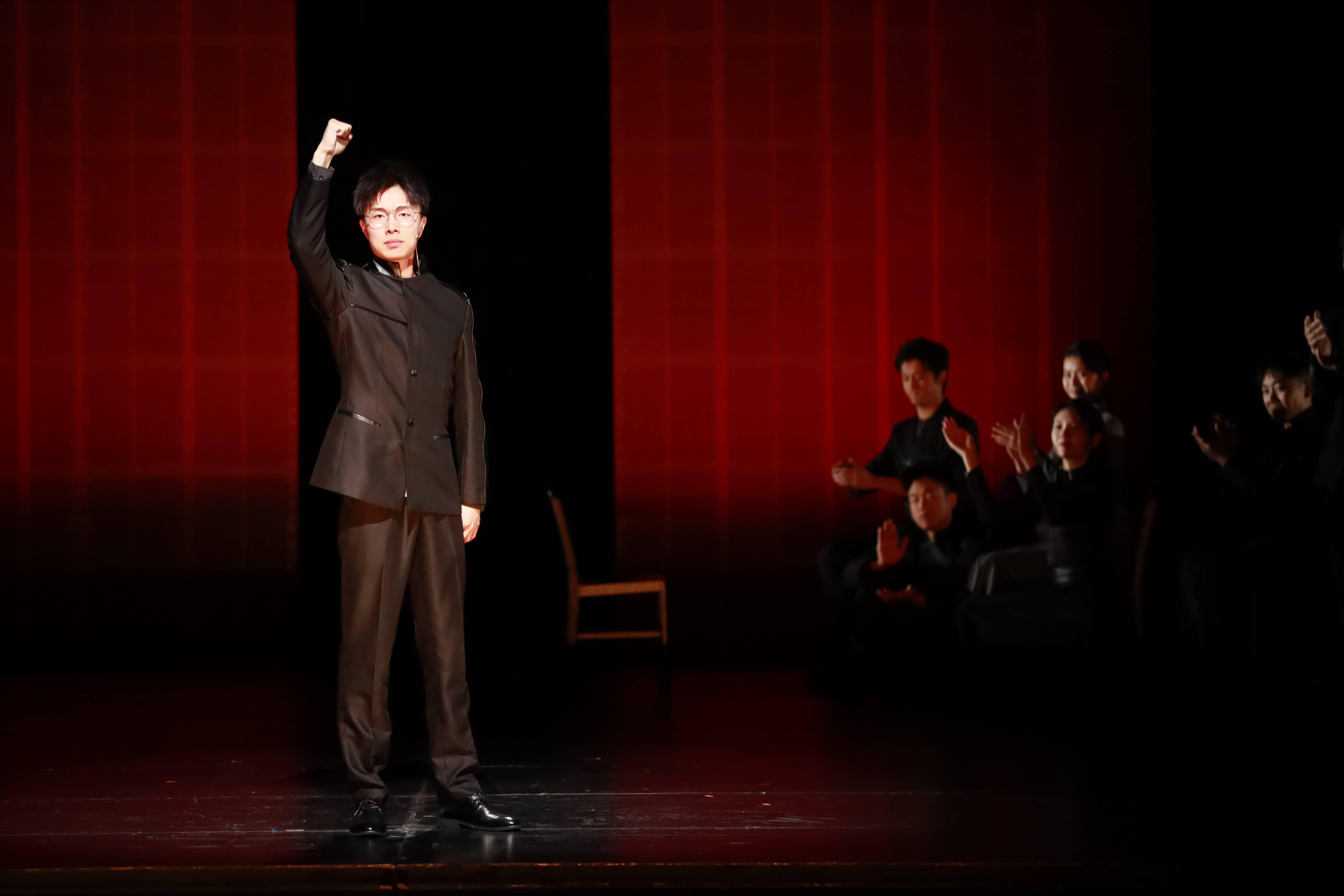 话剧《红色的起点》国家话剧院连演10场,田沁鑫任总导演