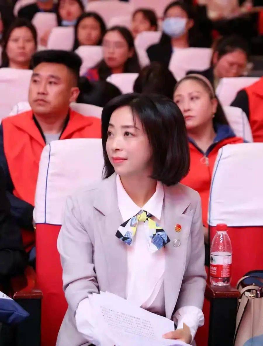 音频 学党史 做完测验 抽奖品 点上方黑标可收听主播领学音频 何明珍