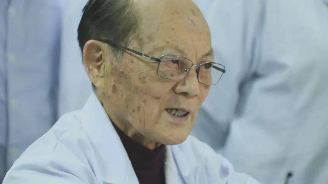 辛育龄吴天一两位医界泰斗荣获七一勋章您知道勋章背后的故事吗