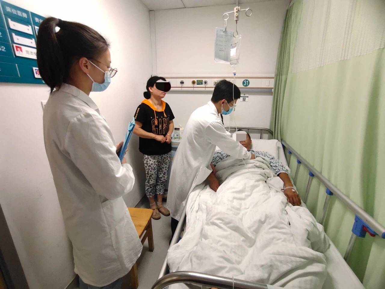 抢救|进医院前心跳停止超5分钟，上海心梗患者如何被一步步救活？