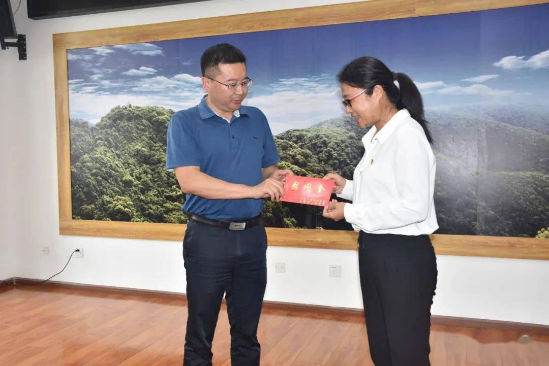 赵国良到南涧开展庆七一走访慰问活动