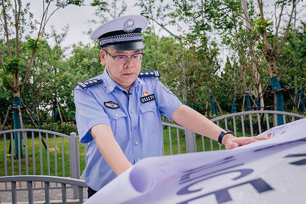 从农田小径到康庄大道,他见证并绘就浦东路网发展30年_郭恒明