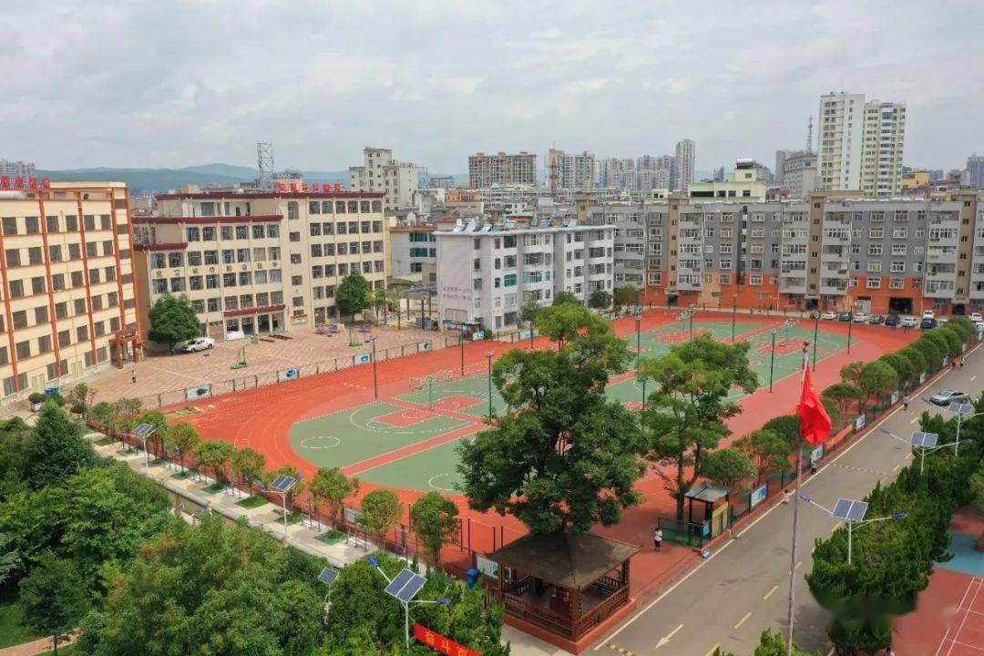 高清航拍宣威市民族中学