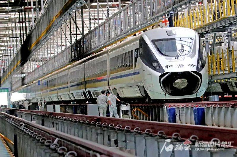 d2701次西安北站23时15分到乌鲁木齐站8时29分开出疆方向d2708次动卧