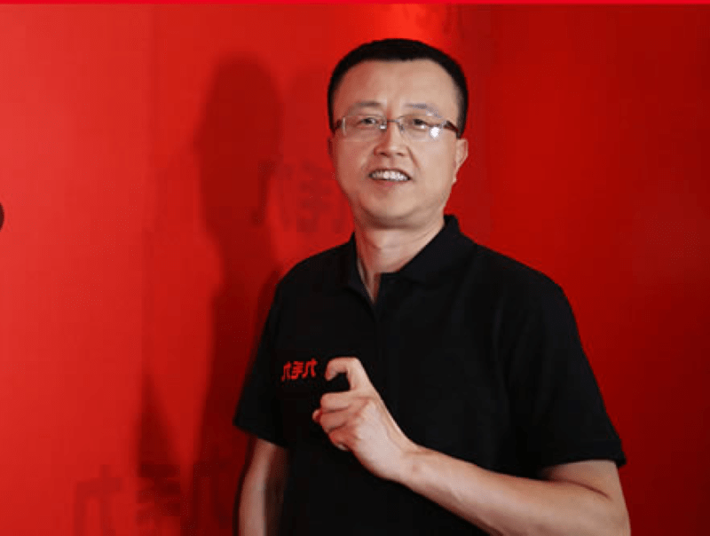 靠一碗面起家,他是"二"又"怂"的餐饮富豪_管毅宏