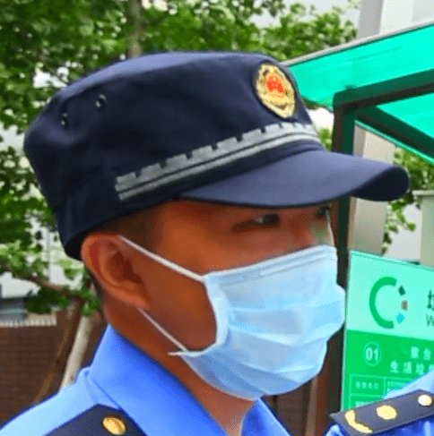 北京您早垃圾分类我们在行动城管执法进社区督促居民分好类