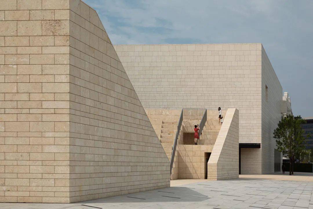 卷宗对话华黎在阿那亚的海边建造剧场