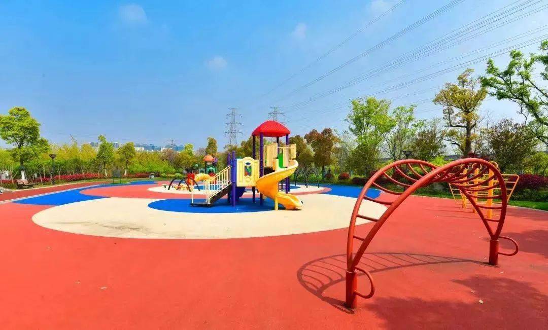 上海森兰绿洲公园开园,运动健身场地均为苏州大乘承建!