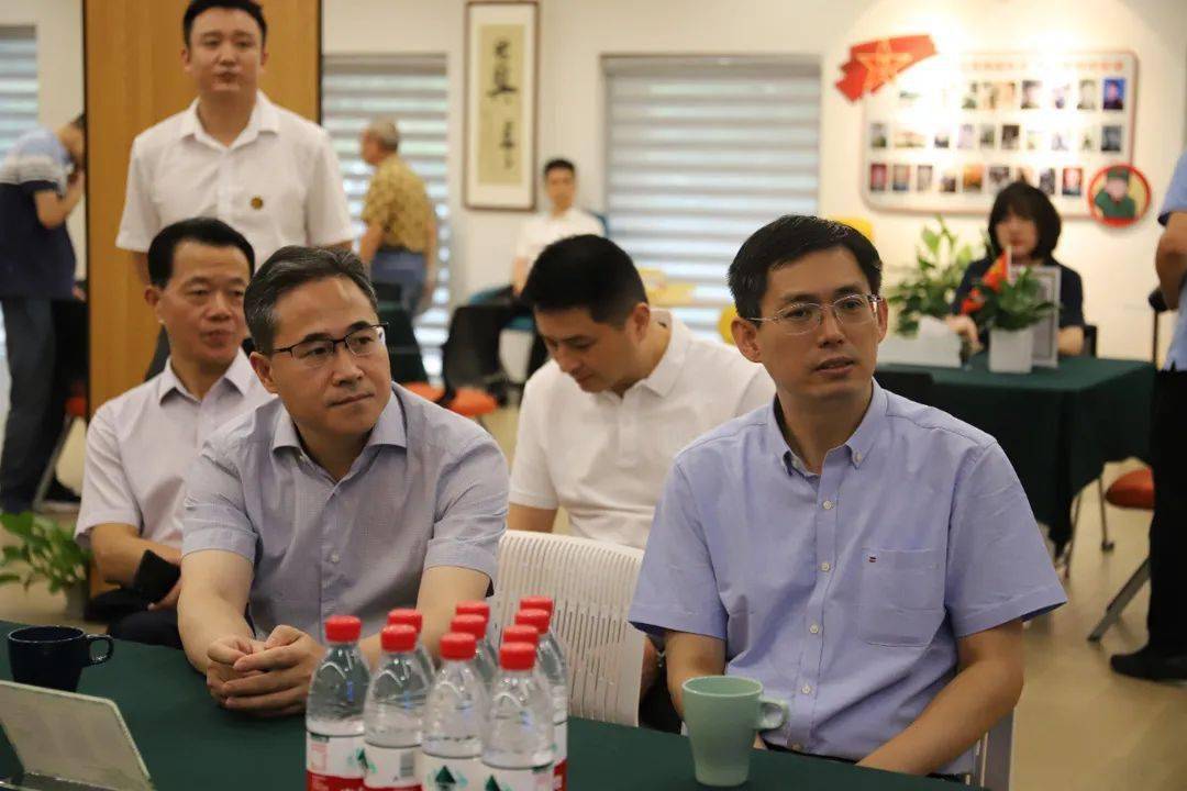 国家退役军人事务部褒扬纪念司副司长张艳辉一行赴丁兰街道调研云上新