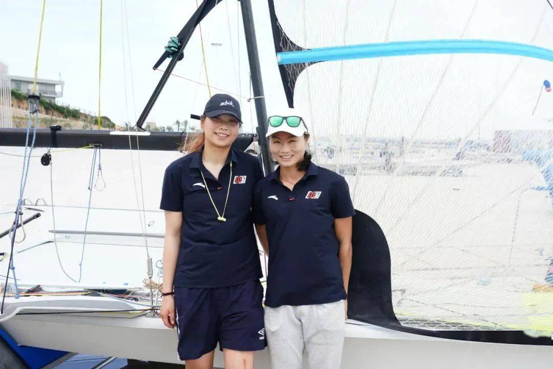 金晔(左)陈莎莎(右)