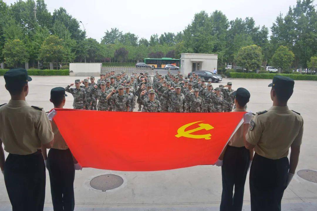 洛阳66基地火箭兵图片