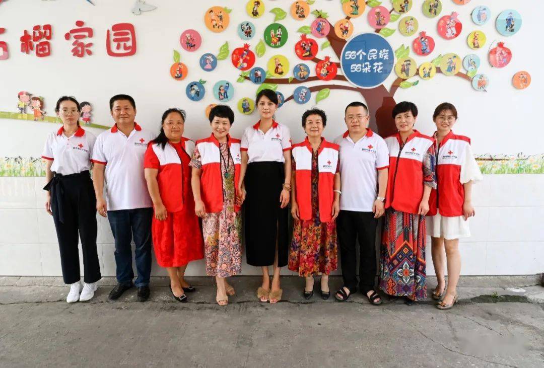 下午14:00,宜兴紫砂小学发生的一幕!