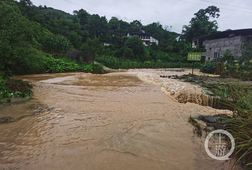 暴雨致北碚区中小河流明显涨水 静观金堂站超警戒水位1.05米