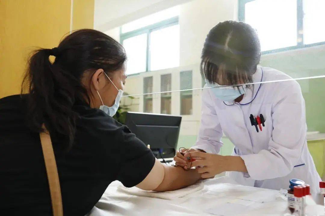 健康快车项目启动专科检查下沉基层