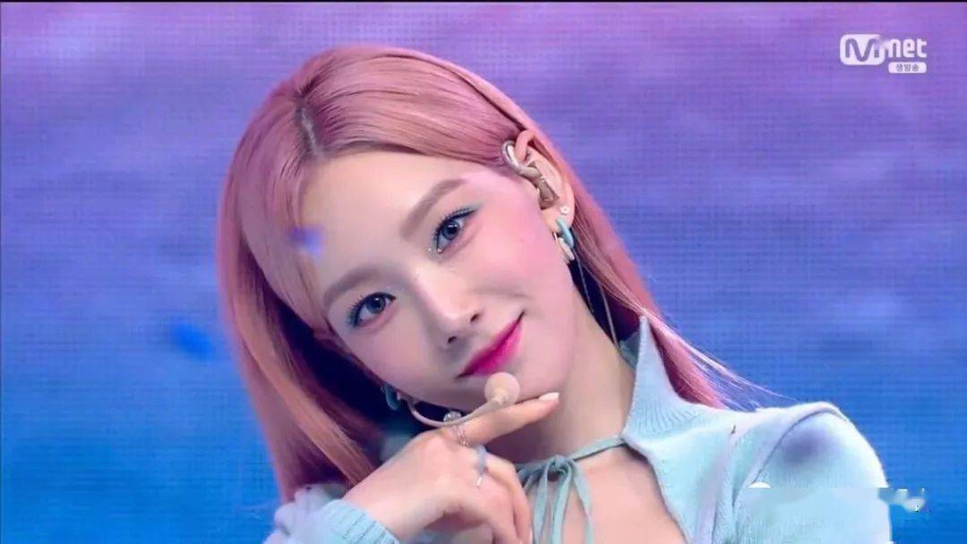 人间|昨晚现场舞台中妆容超美的这位女团爱豆,是坠入人间的天使吧!