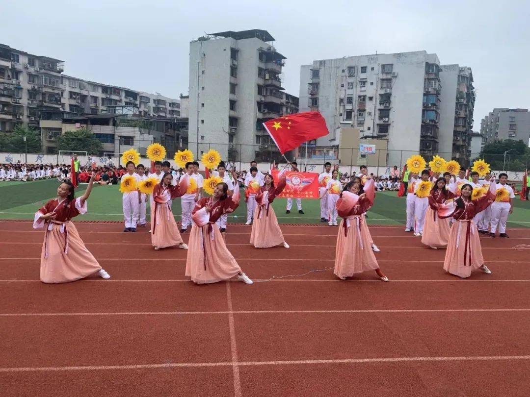 青春心向党,难忘师生情——记柳州市龙城中学2018级毕业典礼