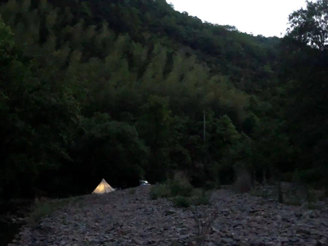 去山里野营,我发现自己彻底成了"煮饭婆"