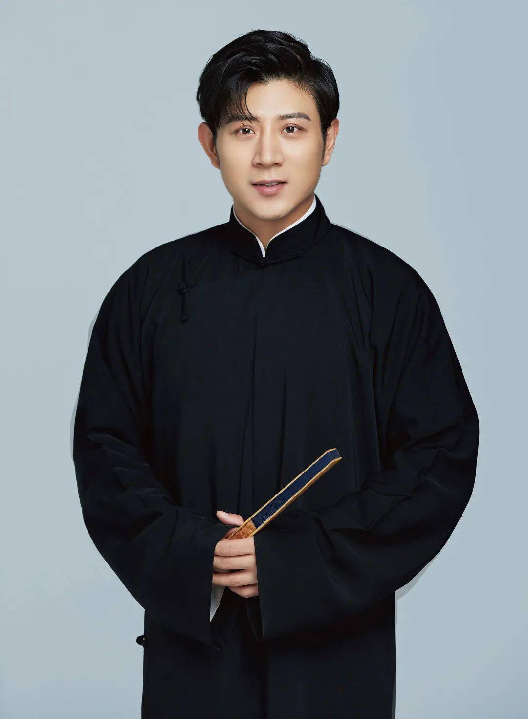 风雨雨,高晓攀饱受着外界的质疑,因为所拥有的身份越来越多:相声演员