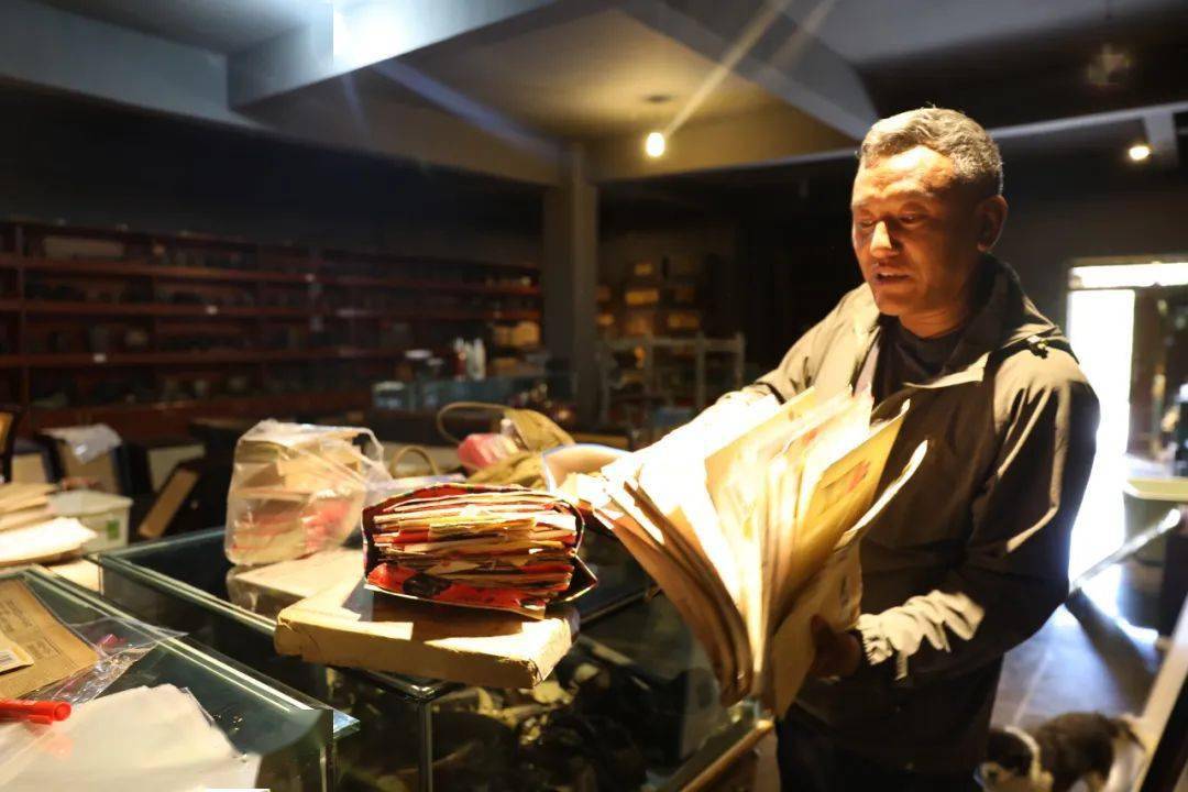 党史学习教育一位民间收藏家的党史情怀丨索昂生格