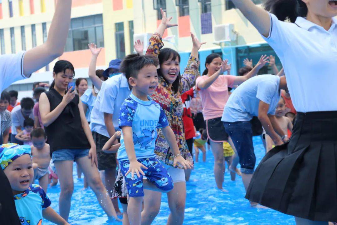 活动|玩嗨了！大朋友小朋友欢聚在肇庆这所幼儿园！