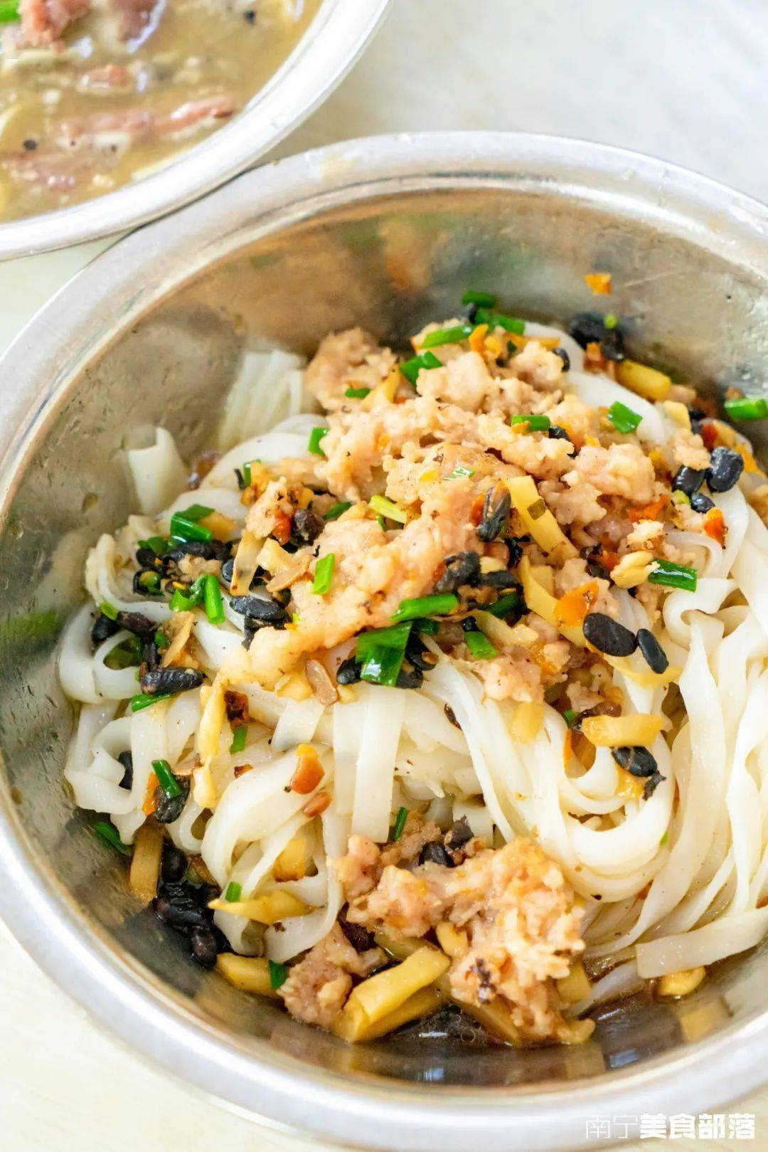 汤粉吃多了,这款老友干捞粉让我眼前一亮.