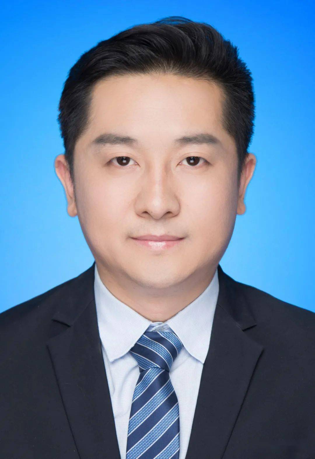 侯左梁 杭州龙宇餐饮董事长,浙江甘肃商会常务副会长陈加海 天津亿联