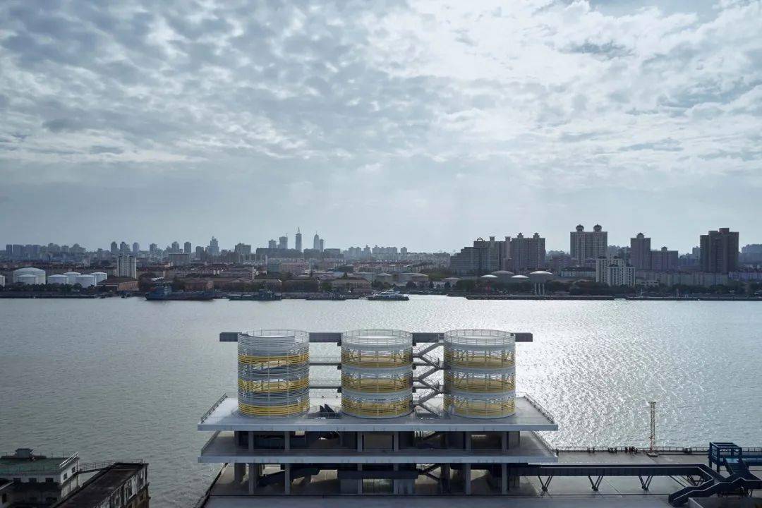 gogo|YSL美妆无界空间即将揭秘,领略颠覆之美!