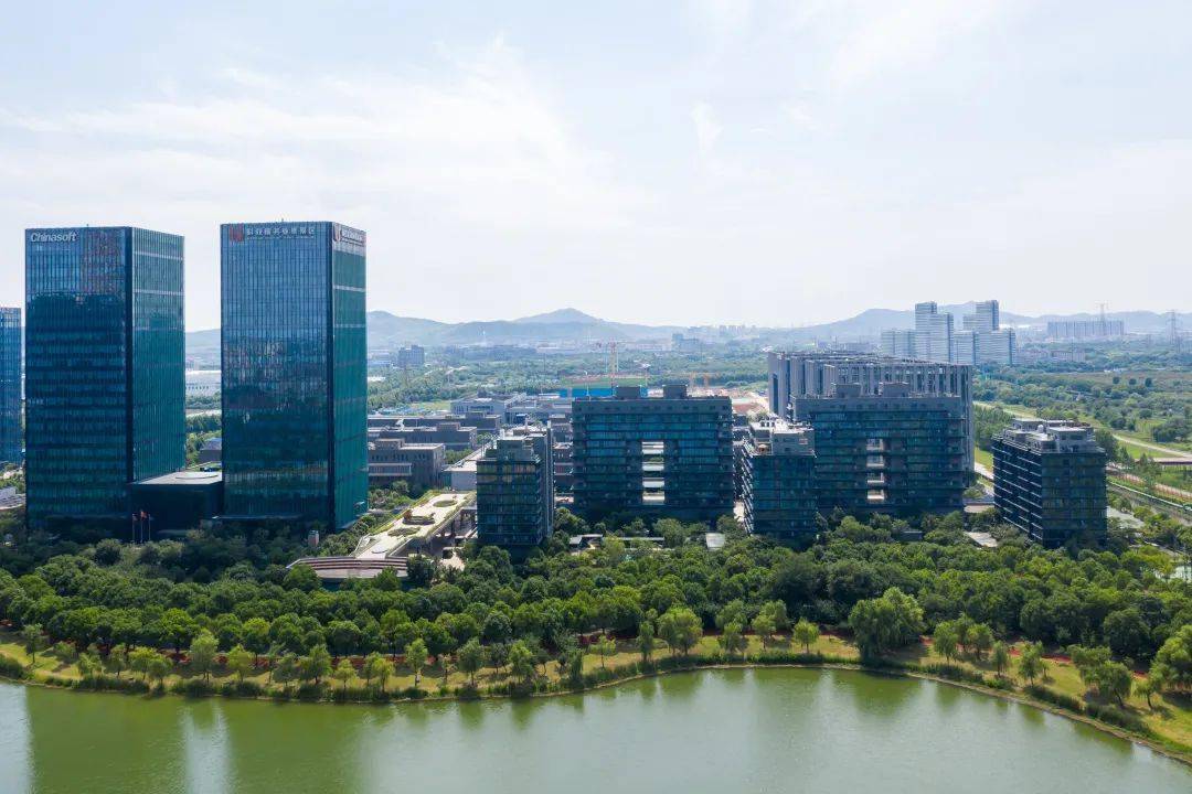 处处皆风景来南京未来科技城感受活力一夏吧