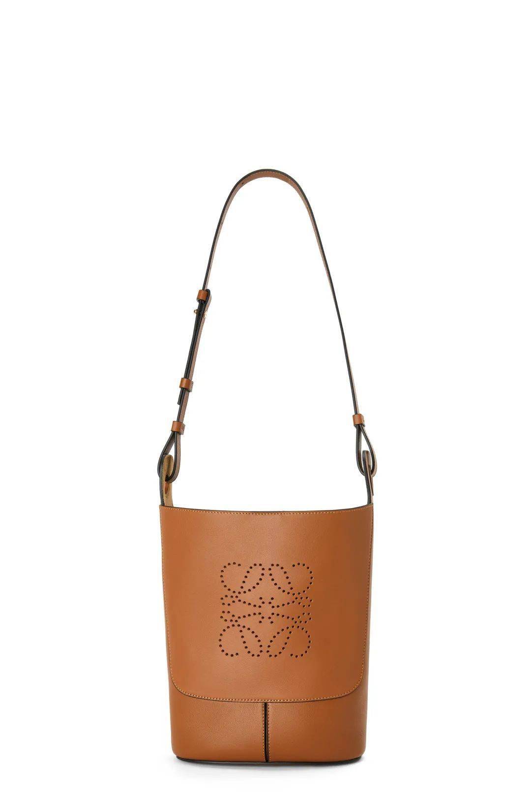 loewe 秋冬第一波新品,千元带走最新款老花饭盒包