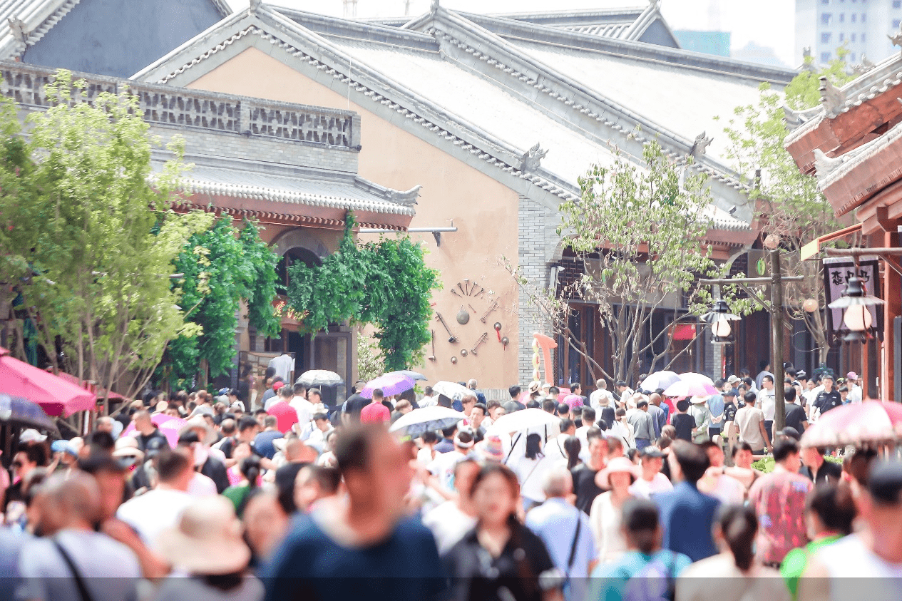 延安红街开业首月游客超200万人次 “互动体验”成为 “吸客王”
