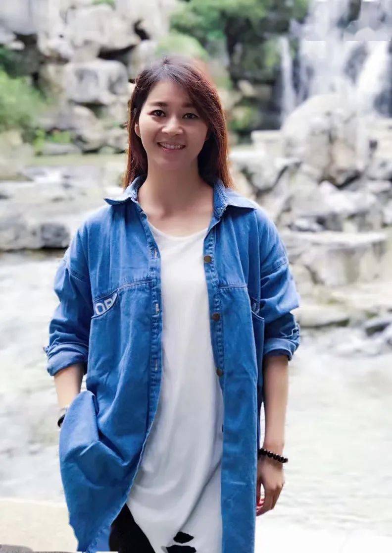 雷雪峰,安吉县朗境幼儿园园长,本科学历,中小学一级教师.