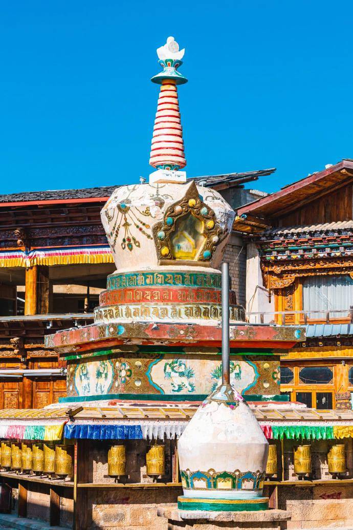 独克宗古城,1000多年历史老城,一砖一瓦都是历史沉淀下来的痕迹