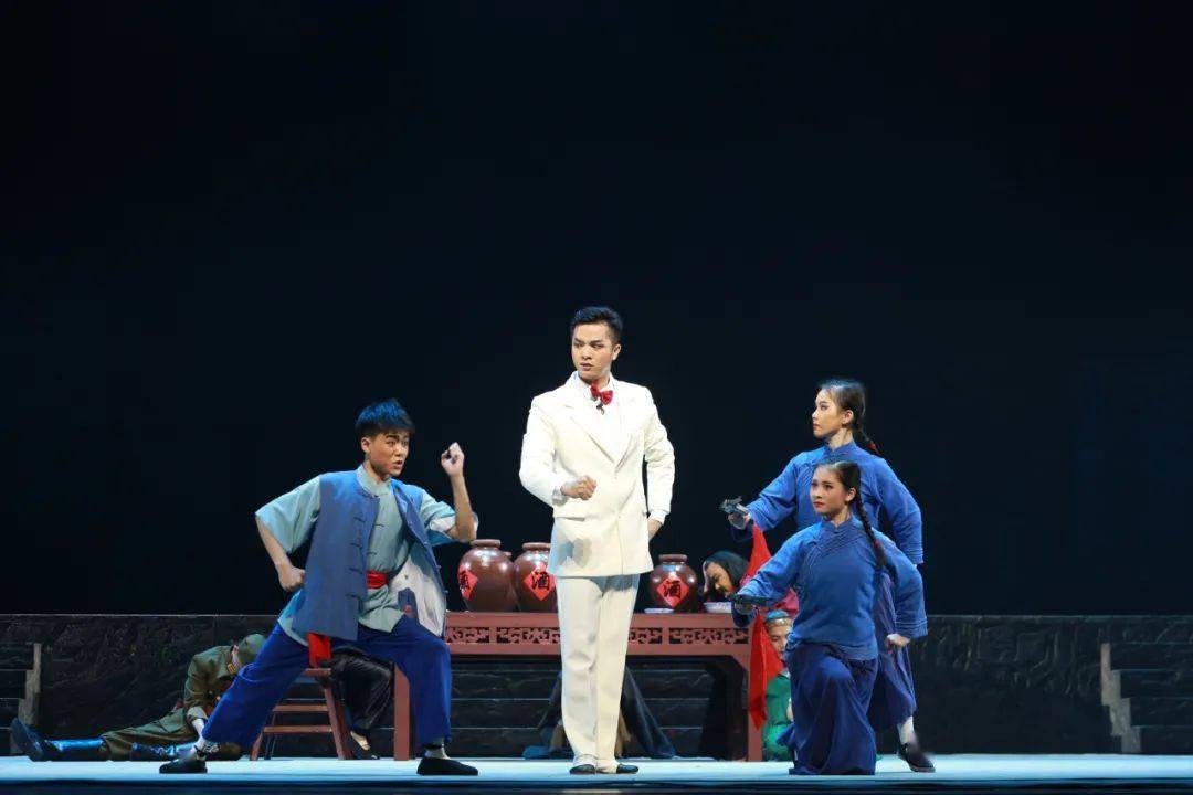【动态】现代琼剧《红色娘子军》复排再演,广受戏民好评称赞!