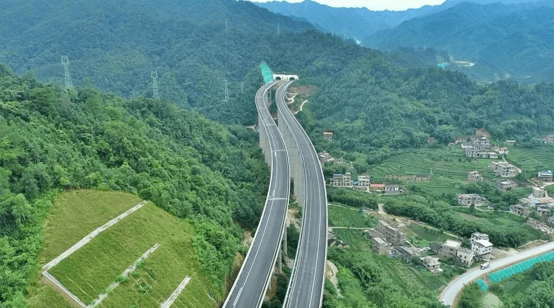 苍梧至昭平高速公路图图片