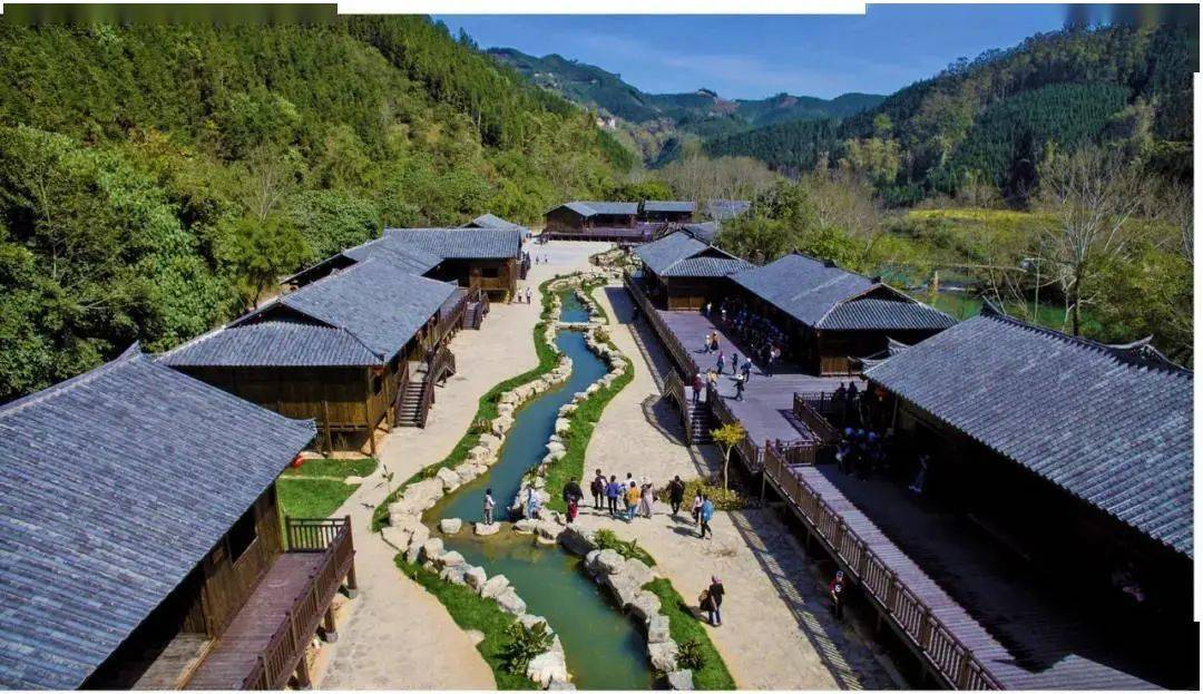 云游特色小镇罗平61鲁布革布依风情小镇两岸青山出一目十滩景